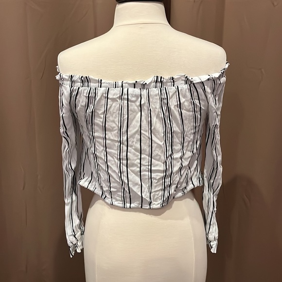 Striped off the shoulder blouse - Picture 5 of 6